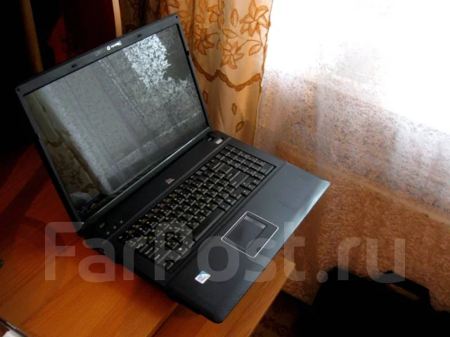 DNS Office. 17", 2,2����, ��� 4 ��, ���� 320���, WiFi: 1, ����������� �� 2��. ����