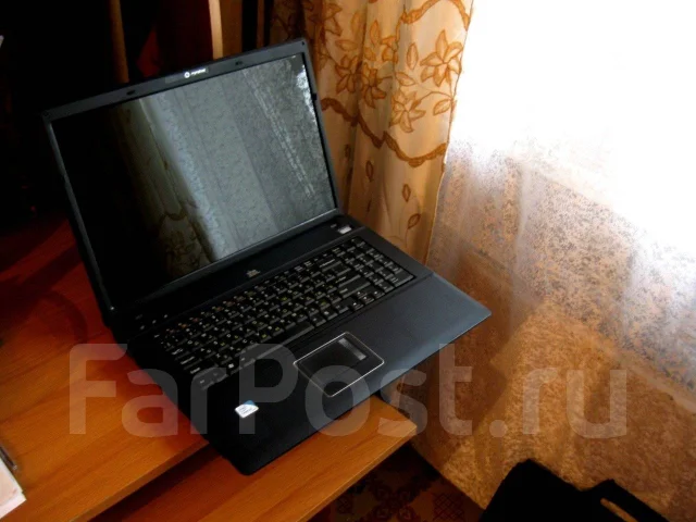 DNS Office. 17", 2,2����, ��� 4 ��, ���� 320���, WiFi: 1, ����������� �� 2��. ����