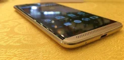 ZTE Axon 7. ����� ����