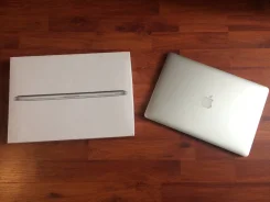 Apple MacBook Pro 15. 15.4", 2 300,0����, ��� 8 ��, ���� 256���, WiFi, Bluetooth, ����������� �� 7��.