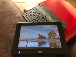 Acer Iconia Tab. WiFi: 1, Bluetooth: 1 ����