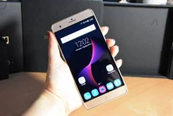 ZTE Blade V7. �/� ����