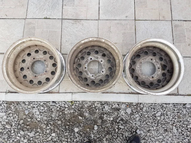 Berg. 6.0x14", 5x139.7, ET30 ����
