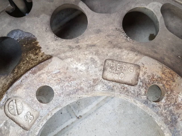 Berg. 6.0x14", 5x139.7, ET30 ����