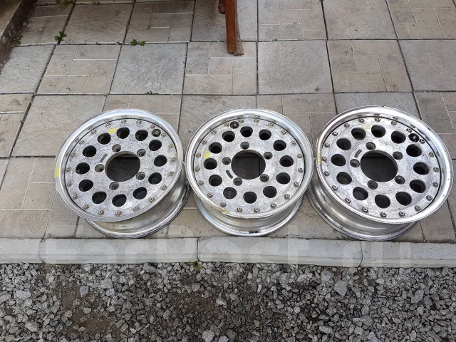 Berg. 6.0x14", 5x139.7, ET30 ����
