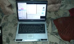 Toshiba Satellite L40. 15.6", 3,2����, ��� 1536 ��, ���� 160���, WiFi: 1, Bluetooth: 1, ����������� �� 1��. ����