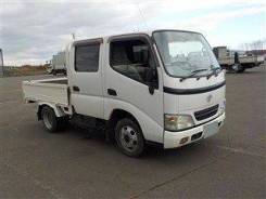Toyota Dyna. Бортовой грузовик двухкабинный Toyota DYNA, 2 500 куб. см., 1 500 кг., 4x4. Под заказ