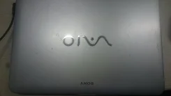 Sony VAIO VPC-EA4M1R. 14.1", 2,1����, ��� 4 ��, ���� 250���, WiFi: 1, Bluetooth: 1, ����������� �� 1��. ����