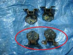 Крепление двери. Mitsubishi Pajero Mini, H51A, H56A Mitsubishi Pajero Junior, H57A Mitsubishi Minica, H11A, H11V, H12V, H14A, H14V, H15A, H15V, H21A...