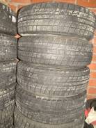 Bridgestone ST30. Зимние, без шипов, 2011 год, 10 %, 2 шт