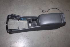 Подлокотник. Mercedes-Benz C-Class, W203