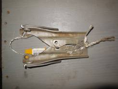 Крепление капота. Subaru Legacy, BE5, BE9, BEE, BES, BH5, BH9, BHC, BHCB5AE, BHE Subaru Impreza, GD2, GD3, GD9, GDA, GDB, GDC, GDD, GG2, GG3, GG9, GGA...
