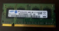 SO-DIMM DDR2.