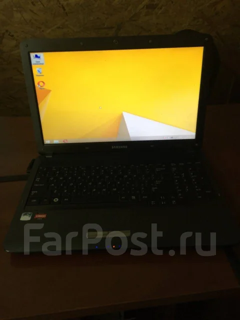 Samsung R525. 15.6", 2,2����, ��� 4 ��, ���� 80���, WiFi: 1, Bluetooth: 1, ����������� �� 3��. ����
