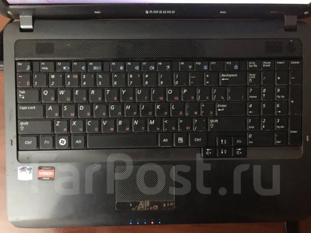 Samsung R525. 15.6", 2,2����, ��� 4 ��, ���� 80���, WiFi: 1, Bluetooth: 1, ����������� �� 3��. ����