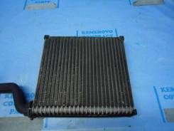 Радиатор отопителя. Audi A4, 8E2, 8E5, 8H7 Audi S4, 8E2, 8E5, 8H7 Двигатели: AKE, ALT, ALZ, AMB, AMM, ASN, AVB, AVF, AVJ, AVK, AWA, AWX, AYM, BAU, BBJ...