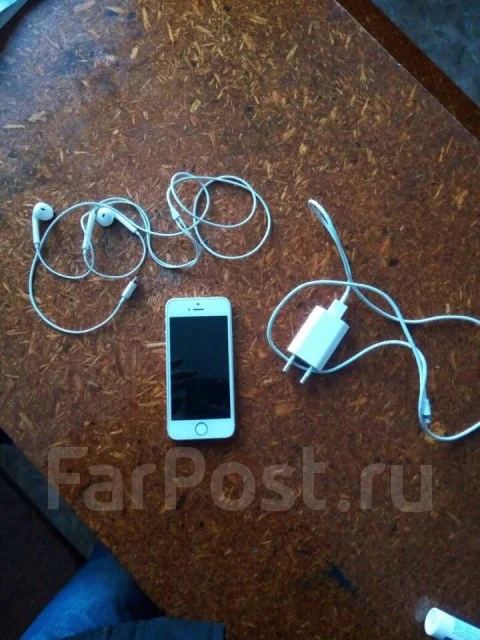 Apple iPhone SE 64Gb. �/� ����