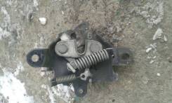 Замок капота. Toyota Wish, ANE10, ANE10G, ANE11, ANE11W, ZNE10, ZNE10G, ZNE14, ZNE14G Двигатели: 1AZFE, 1AZFSE, 1ZZFE, D4