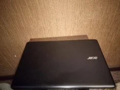 Acer Aspire E1-522. 15.6", 1,5����, ��� 6 ��, ���� 500���, WiFi: 1, Bluetooth: 1, ����������� �� 4��. ����