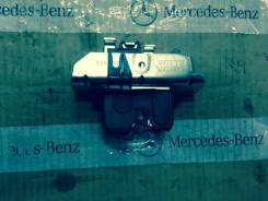 Замок бардачка. Mercedes-Benz E-Class, W211 Двигатели: M112E26, M112E32, M113E50, M113E55, M271KE18ML, OM628, OM646, OM647, OM648LA