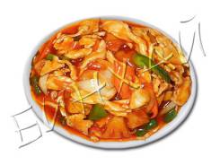 Куриное филе тушеное с ананасами в кисло-сладком соусе