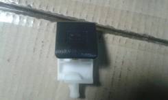 Ручка открывания капота. Toyota Wish, ANE10, ANE10G, ANE11, ANE11W, ZNE10, ZNE10G, ZNE14, ZNE14G Двигатели: 1AZFE, 1AZFSE, D4, 1ZZFE