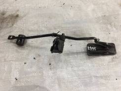 Педаль акселератора. Toyota Vista, SV30, SV32, SV33, SV35, SV40, SV41, SV42, SV43, VZV30, VZV31, VZV32, VZV33 Toyota Camry, SV30, SV32, SV33, SV35, SV...