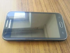 Samsung Galaxy J1. �/�