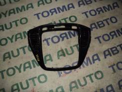 Накладка консоли. Toyota Kluger V