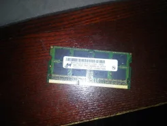 SO-DIMM DDR3.