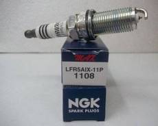Свеча зажигания. Infiniti: QX56, M45, Q45, FX35, FX45, G35, I30, M35, QX4, I35 Toyota: Regius Ace, Innova, Dyna, Tundra, Tacoma, Passo, ToyoAce, Crown...
