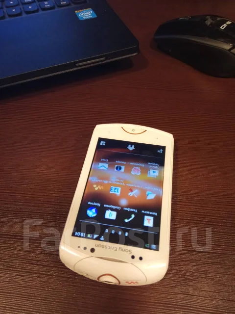 Sony Ericsson Walkman Live WT19i. �/� ����