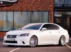Vossen VPS-305. 8.0x18", 5x105, ET35. ��� ����� �� ������ ����