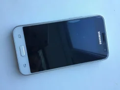 Samsung Galaxy J1. �/�