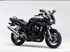 Yamaha FZ 400 ����