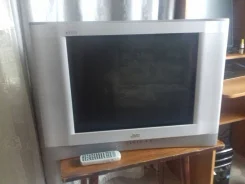 JVC. CRT (���)