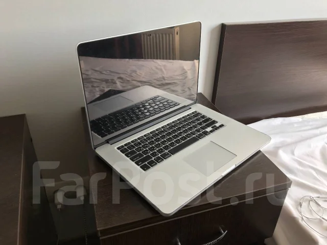 Apple MacBook Pro 15 2015 Mid MJLQ2. 15", 3,4����, ��� 8 ��, ���� 256���, WiFi: 1, Bluetooth: 1, ����������� �� 8��. ����