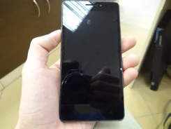 Lenovo Vibe P1m. �/�