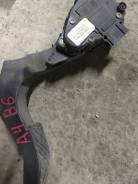 Педаль акселератора. Audi A4, 8E2, 8E5, 8H7 Audi S4, 8E2, 8E5, 8H7 Двигатели: AKE, ALT, ALZ, AMB, AMM, ASN, AVB, AVF, AVJ, AVK, AWA, AWX, AYM, BAU, BB...