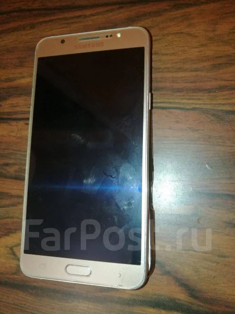 Samsung Galaxy J7. �/� ����