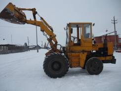 Detva UN-053. Фронтальный погрузчик УН-053, 4 750 куб. см., 2 000 кг.