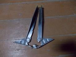 Крепление капота. Subaru Forester, SG5, SG9, SG9L Двигатели: EJ202, EJ203, EJ205, EJ255
