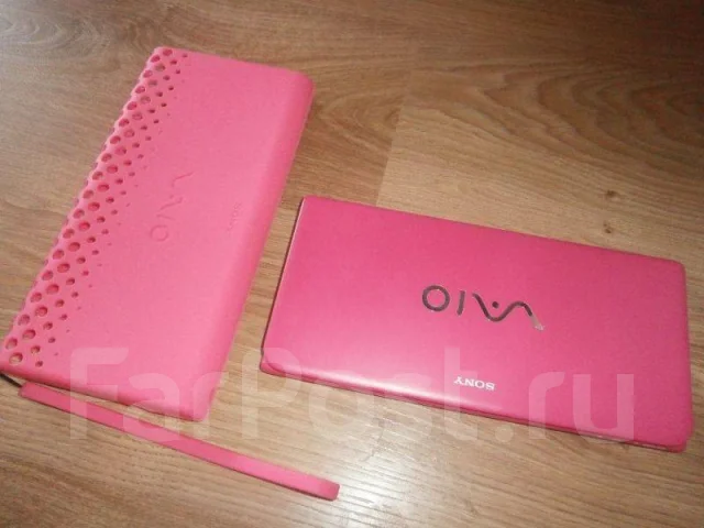 Sony VAIO VPC-P11S1R/P. 8", 1,6����, ��� 2048 ��, ���� 64���, WiFi: 1, Bluetooth: 1, ����������� �� 4��. ����