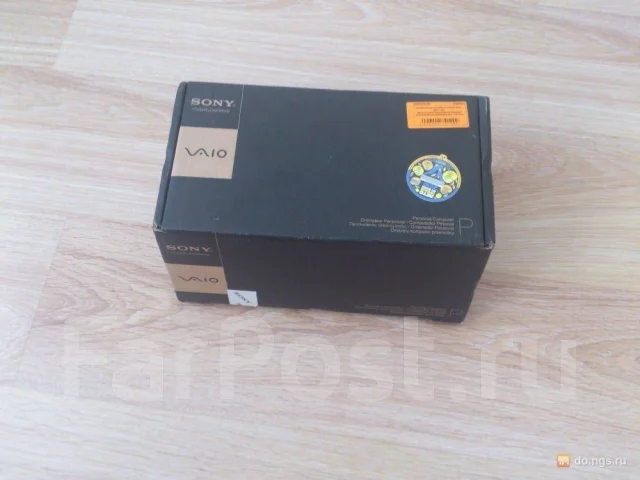 Sony VAIO VPC-P11S1R/P. 8", 1,6����, ��� 2048 ��, ���� 64���, WiFi: 1, Bluetooth: 1, ����������� �� 4��. ����