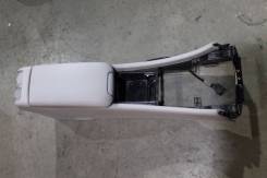 Подлокотник. Mercedes-Benz C-Class, W203