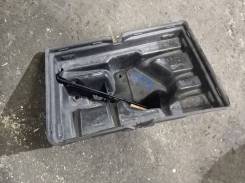 Крепление аккумулятора. Toyota Celsior, UCF30, UCF31 Lexus LS430, UCF30 Двигатель 3UZFE