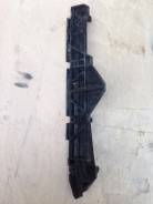 Крепление бампера. Toyota Kluger V, ACU20, ACU20W, ACU25, ACU25W, MCU20, MCU20W, MCU25, MCU25W, MCU28, MHU28, MHU28W Toyota Highlander, ACU20, ACU20L...