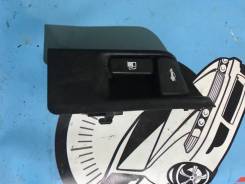 Ручка открывания багажника. Toyota: Yaris, Vios, Sai, Corolla Axio, Camry, Corolla Fielder, Corolla, Belta Двигатели: 1NZFE, 2NZFE, 2AZFXE, 1NRFE, 1NZ...