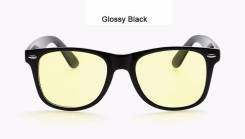 Очки Ray-Ban.