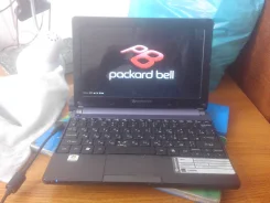 Packard Bell. 7.2", 1,3����, ��� 512 ��, ���� 60���, WiFi, Bluetooth, ����������� �� 4��. ����